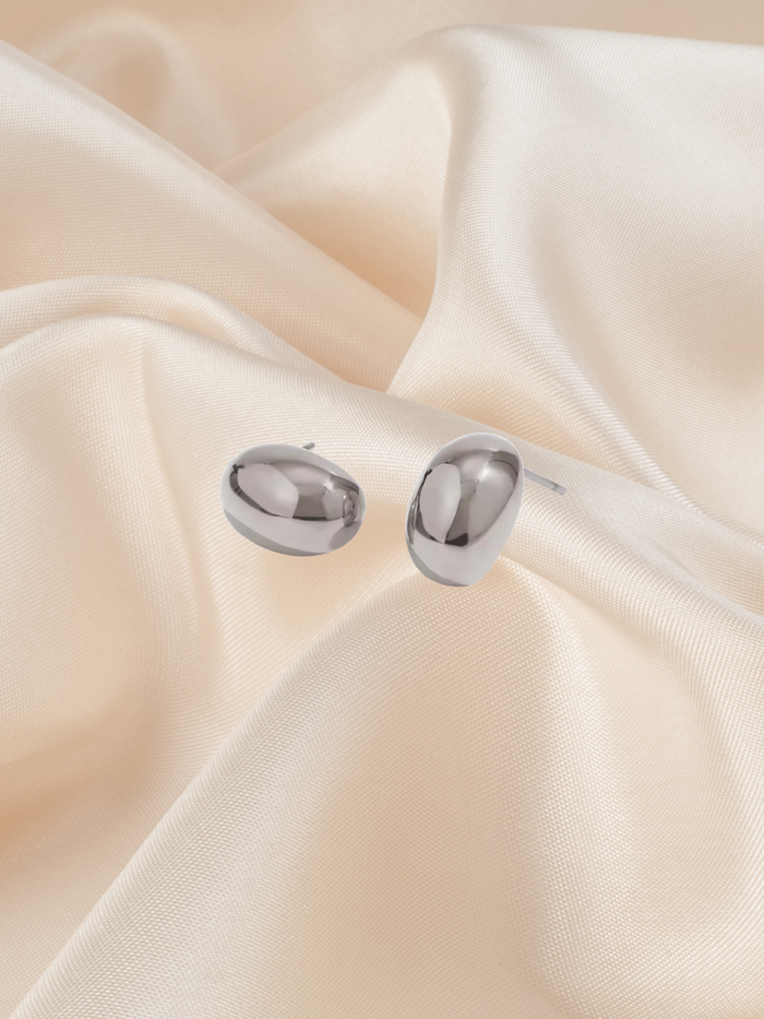 1cm Almond Stud