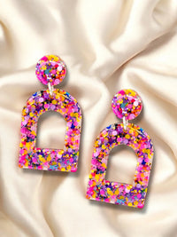 Large Dangle Arch Bubblegum