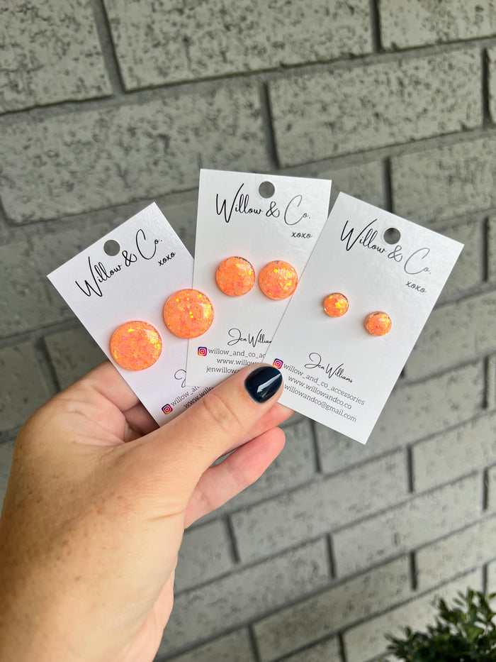 1.5cm Studs Orange