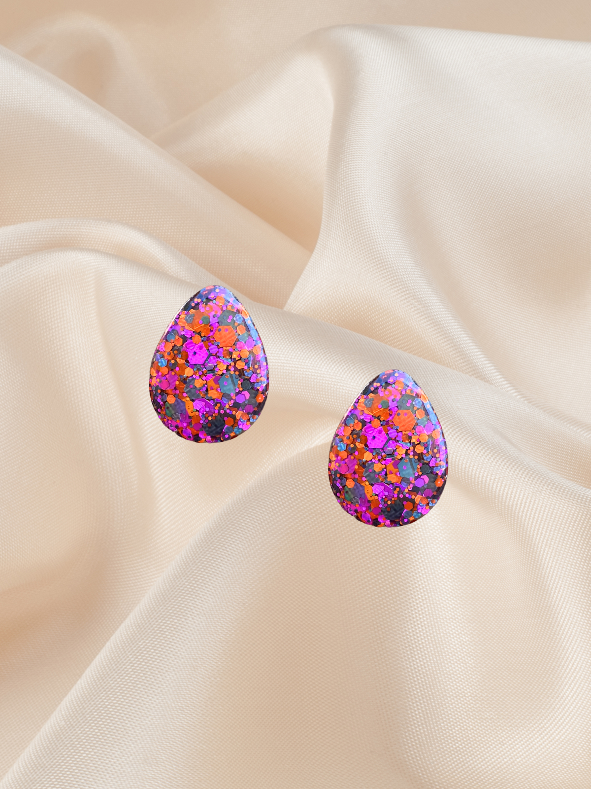 2cm Almond Stud Wild Berry Blaze