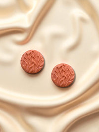 1.5 Clay Stud Peachy Grove