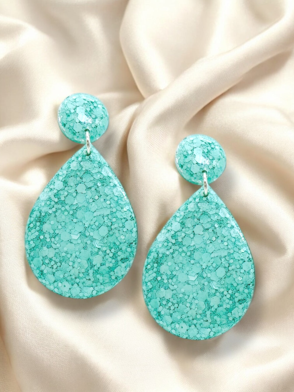 Large Dangle Pastel Mint