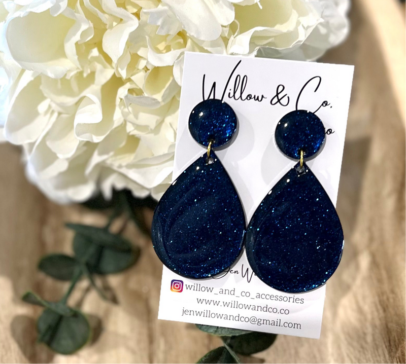 Large Dangle Navy Eclipse