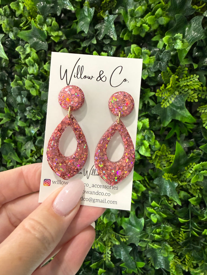 Feature Teardrop Dangle Dusty Rose