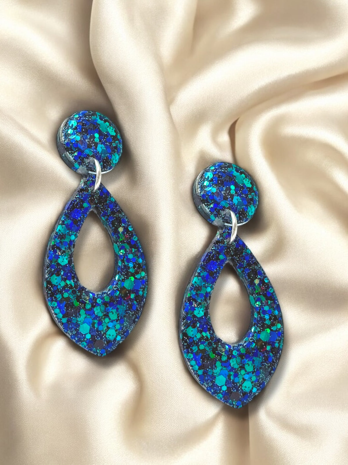 Large Feature Teardrop Dangle Moonlight