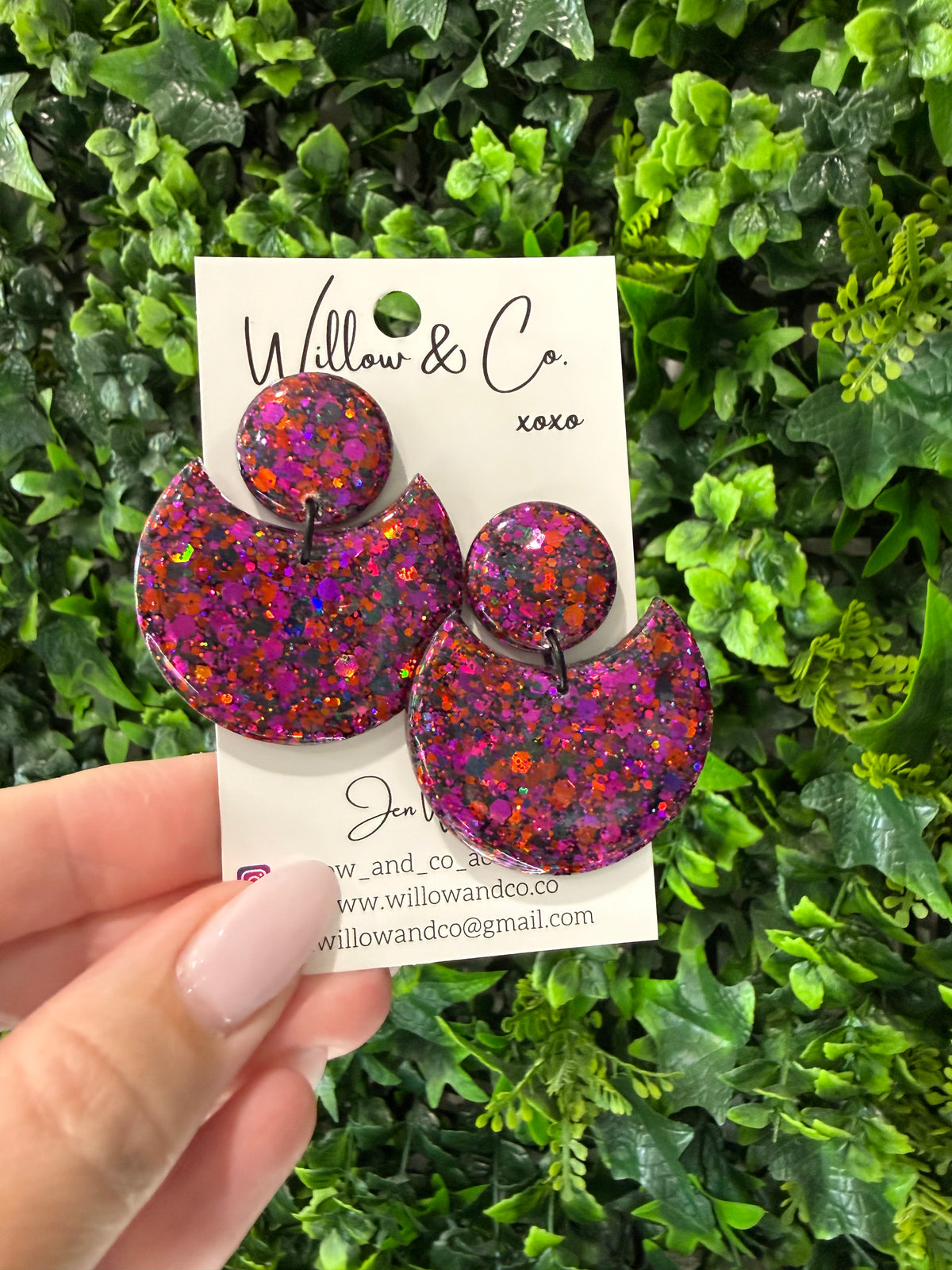 Statement Scoop Dangle Wild Berry Blaze