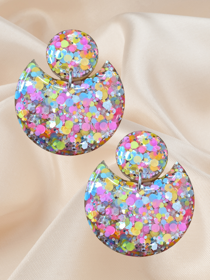 Statement Scoop Dangle Spring Fever