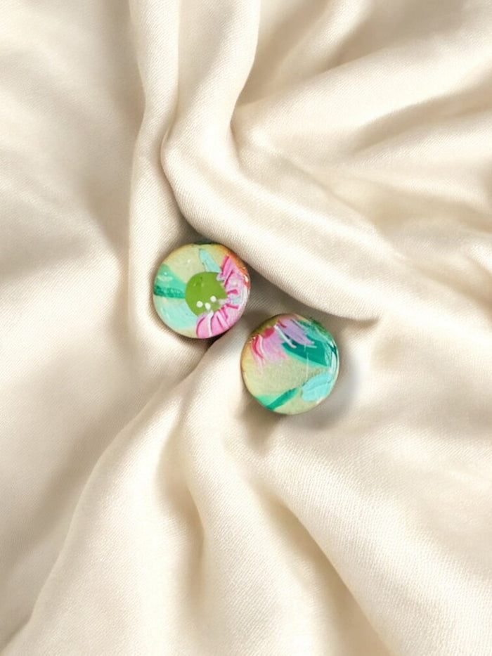 1.5cm Stud Eucalyptus Flower