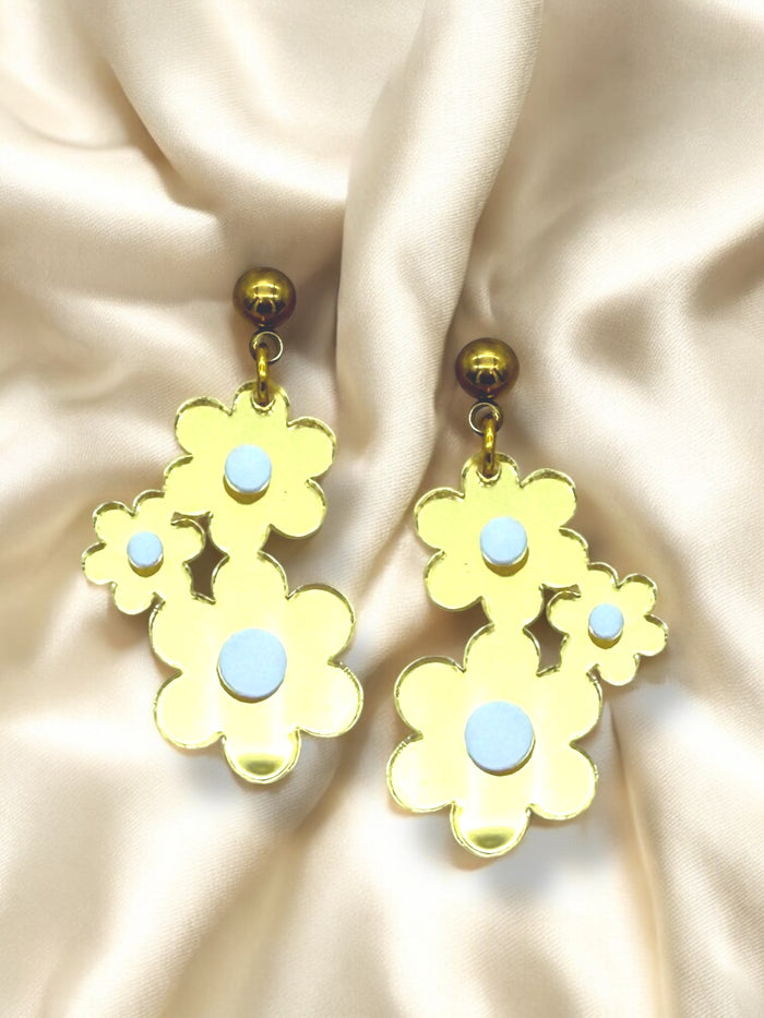 Flower Trio Dangle Gold