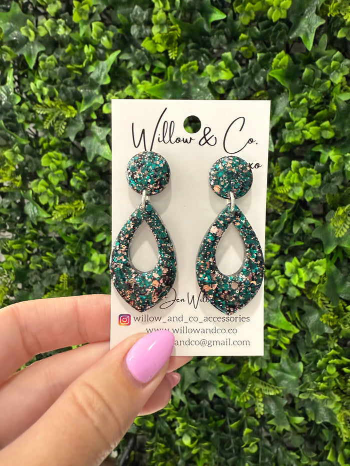 Large Feature Teardrop Dangle Jaded