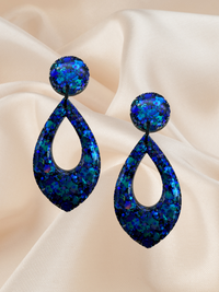 Large Feature Teardrop Dangle Sapphire