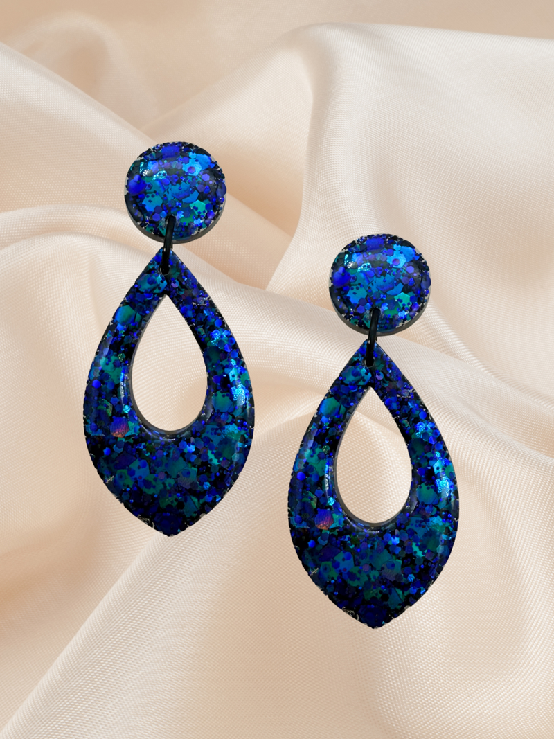 Large Feature Teardrop Dangle Sapphire