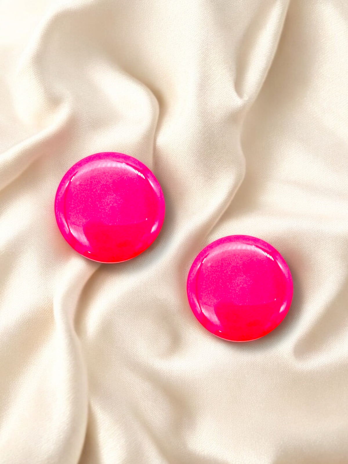 MAXI Studs Hot Pink Pop