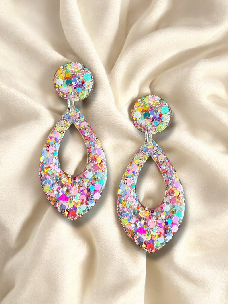 Large Feature Teardrop Dangle Spring Spritz