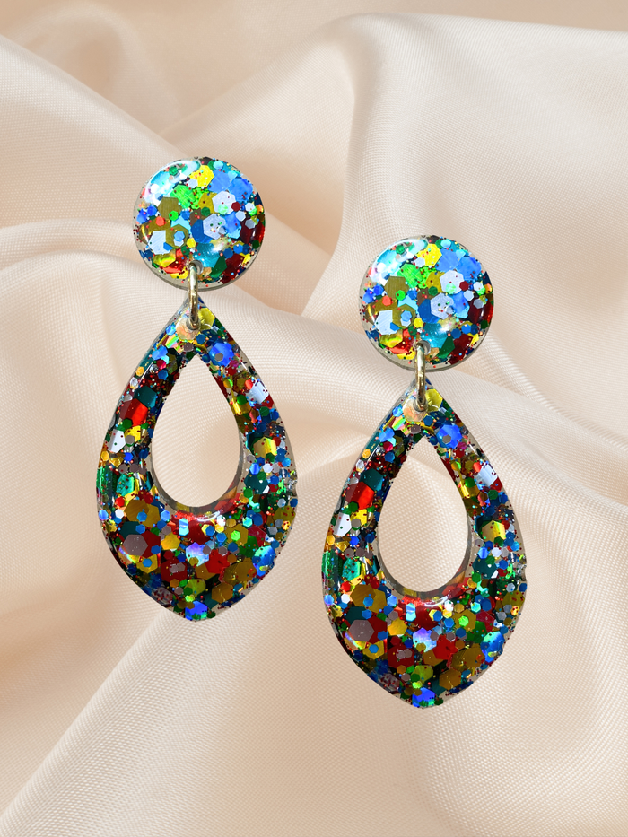 Feature teardrop dangle Merry Mayhem
