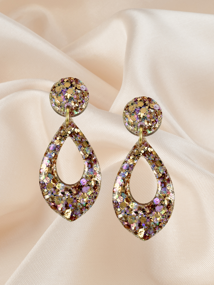 Feature Teardrop Dangle Caramel Fudge