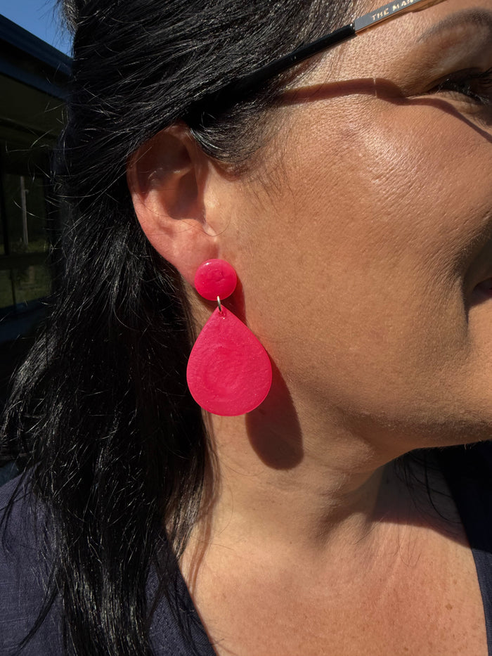 Large Dangle Hot Pink Pop