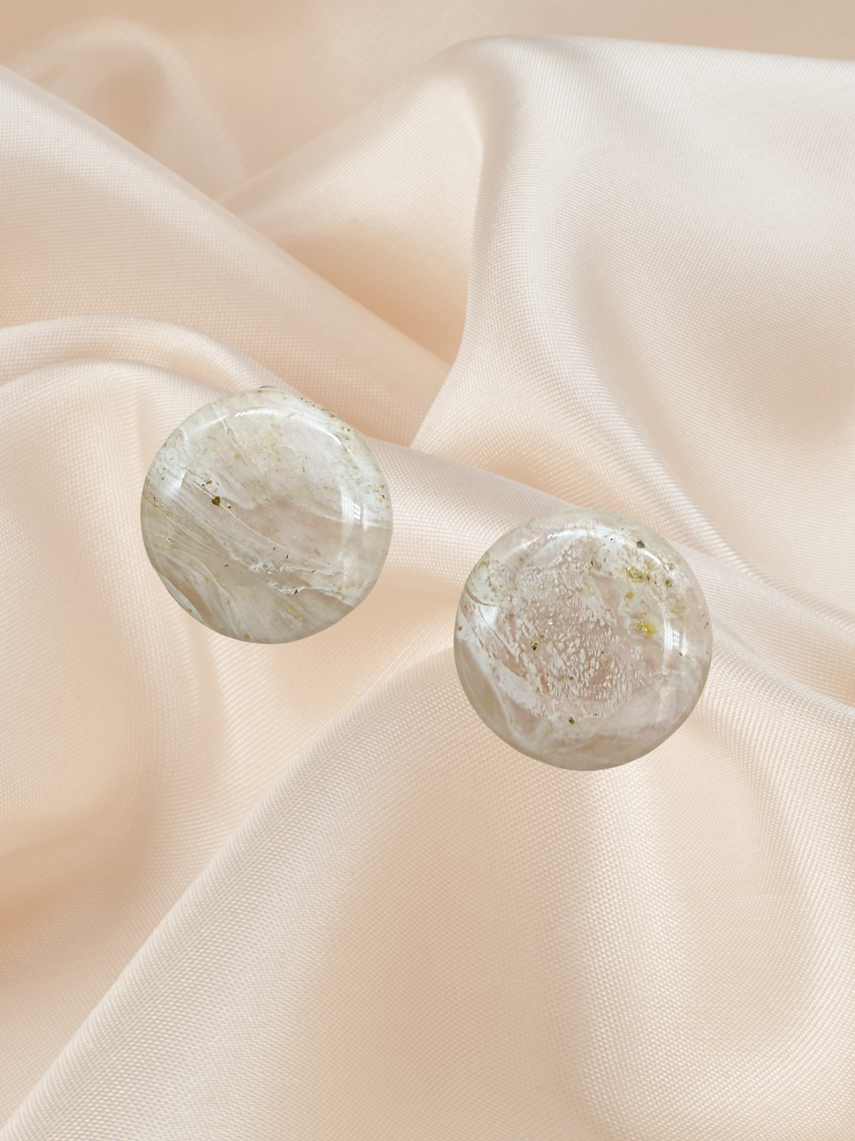 2cm Clay Stud Blush Sand