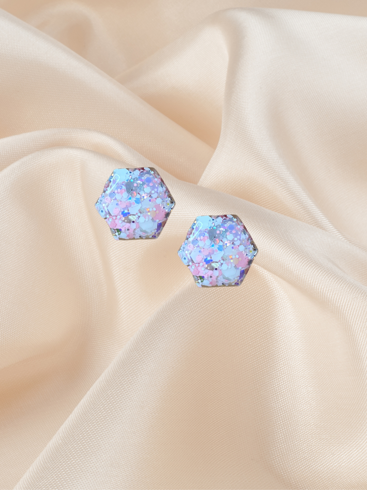 1.5 Hex Stud Blush Blizzard