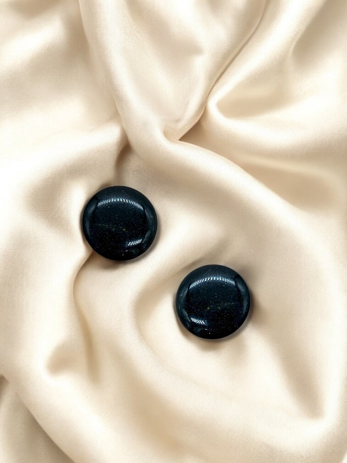 1.5cm Studs Black