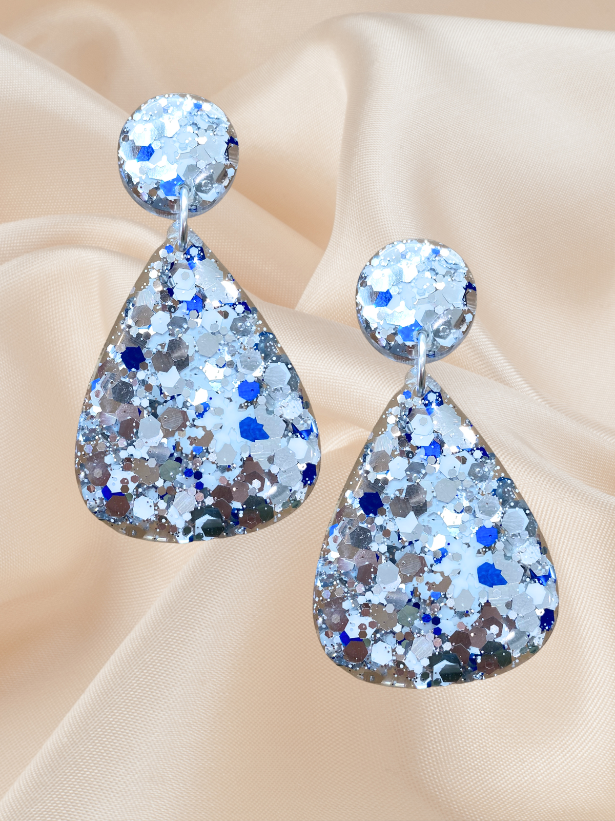 MIDI Teardrop Dangle Snowflake Blizzard.