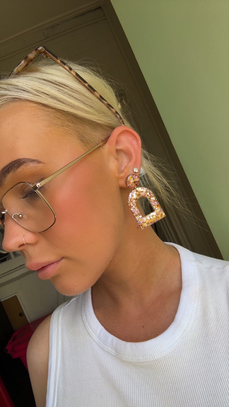 Large Arch Dangle Caramel Fudge