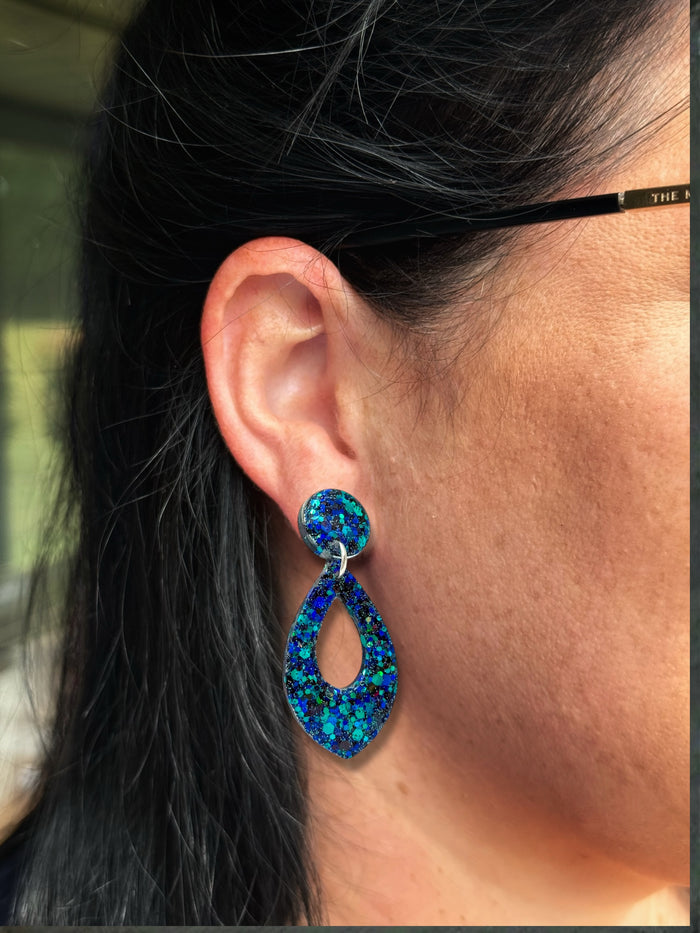 Large Feature Teardrop Dangle Tidal Twilight