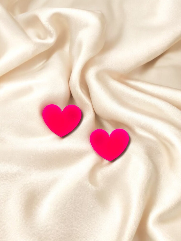 1.5cm Heart Studs Hot Pink