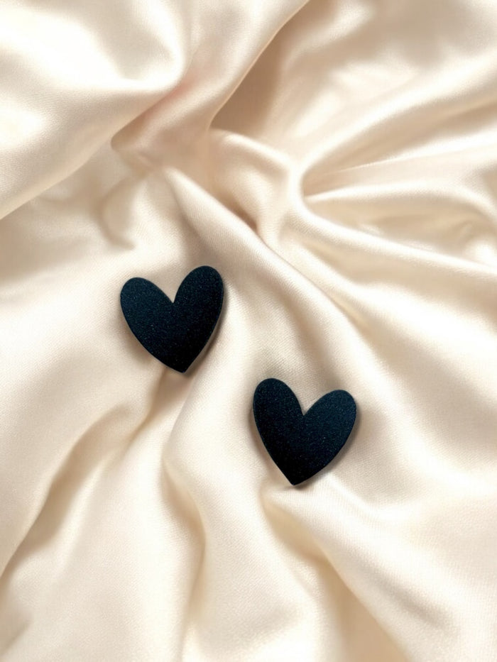 1.5cm Heart Stud Black