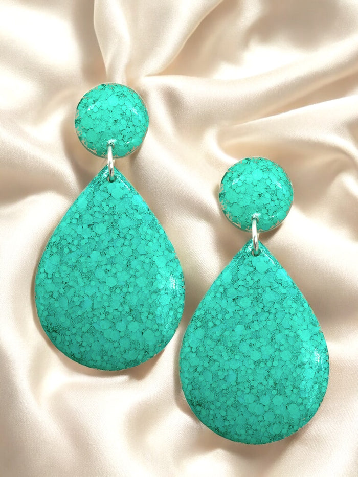 Large Dangle Crisp Green