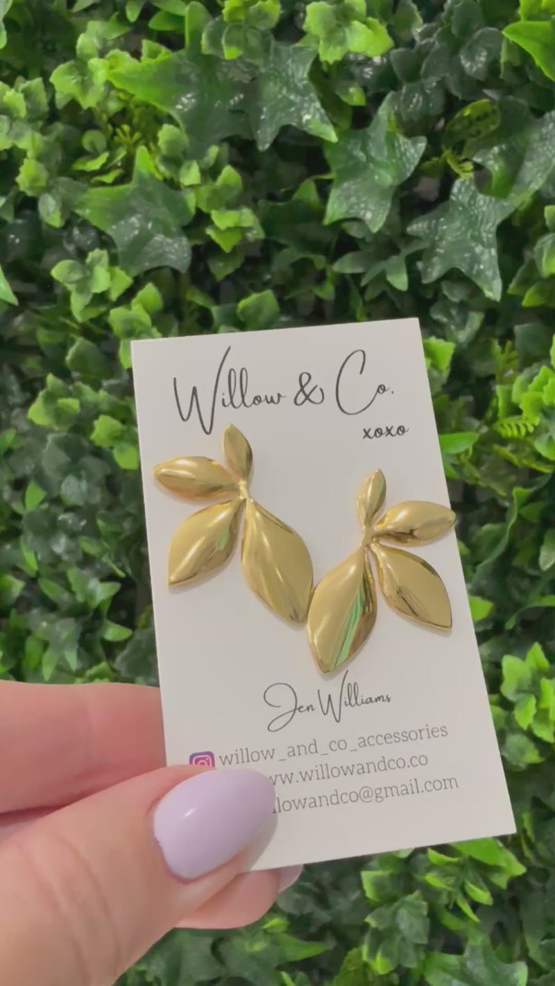 Golden Leaf Stud